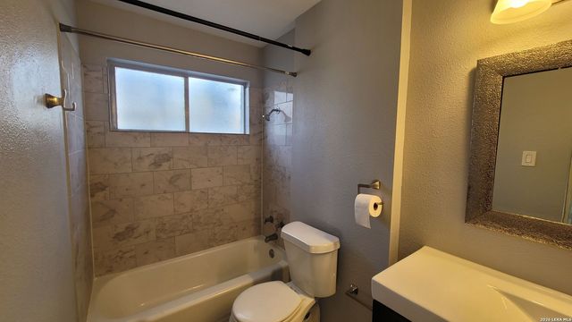133 Parland Pl Apt 3, San Antonio, TX 78209