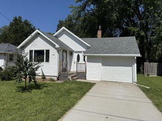 626 W 17TH AVENUE, Oshkosh, WI 54902