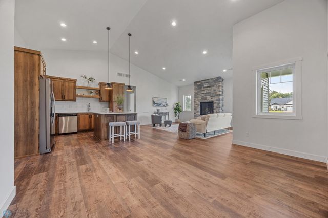 305 Prairie Drive N, Hankinson, ND 58041