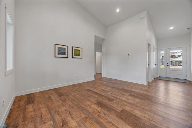 305 Prairie Drive N, Hankinson, ND 58041