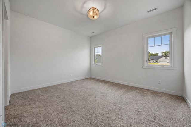 305 Prairie Drive N, Hankinson, ND 58041