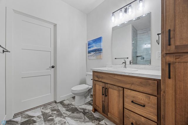 305 Prairie Drive N, Hankinson, ND 58041