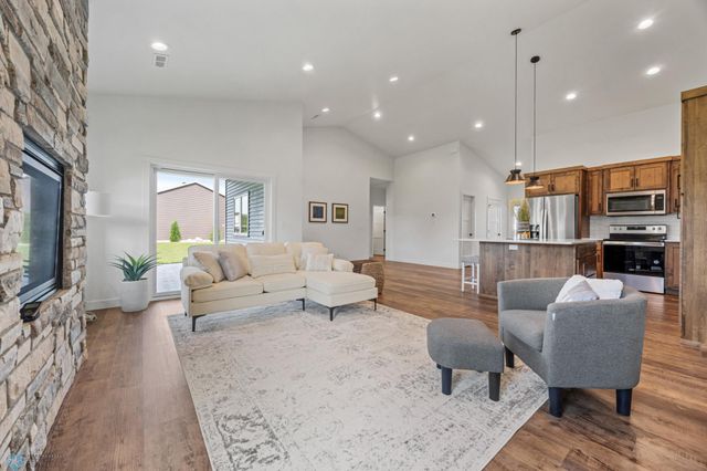 305 Prairie Drive N, Hankinson, ND 58041