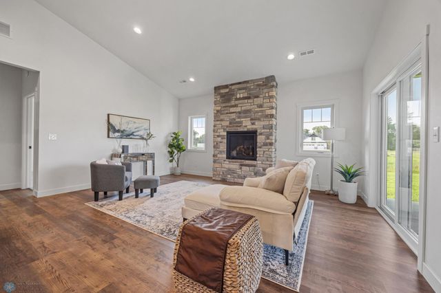 305 Prairie Drive N, Hankinson, ND 58041