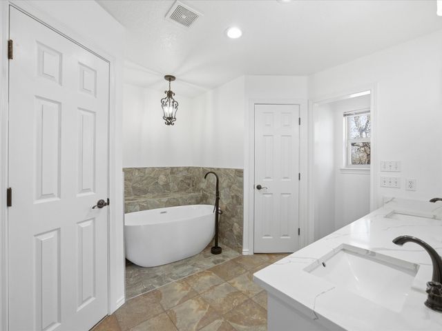 19901 S Highway 281, Lipan, TX 76462