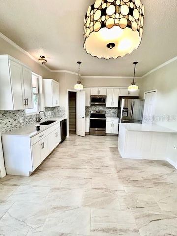 16041 LAGOON DRIVE, Clermont, FL 34711