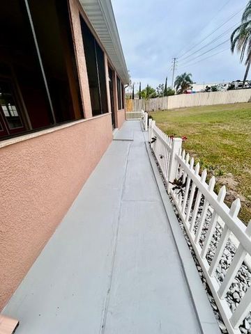 16041 LAGOON DRIVE, Clermont, FL 34711