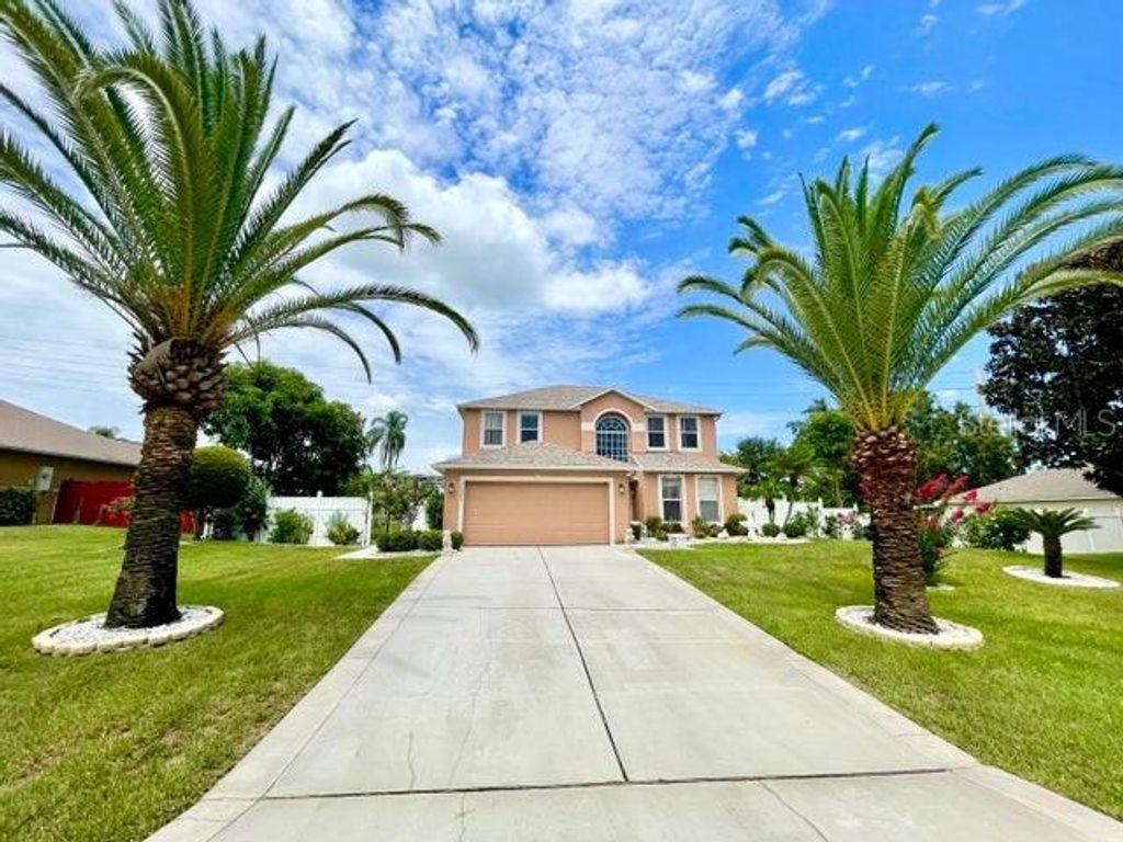 16041 LAGOON DRIVE, Clermont, FL 34711
