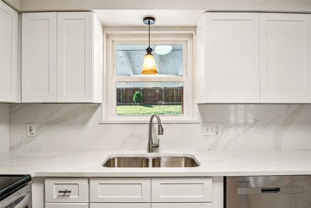 1506 Springbrook Street, Corinth, TX 76210