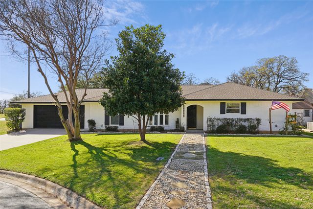 1506 Springbrook Street, Corinth, TX 76210