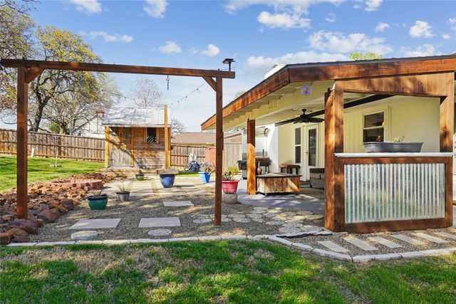 1506 Springbrook Street, Corinth, TX 76210