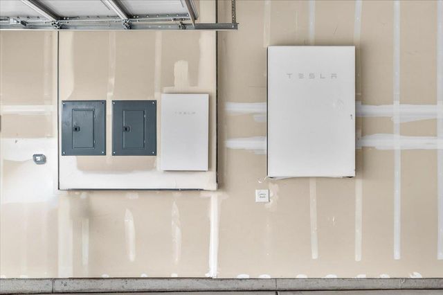 7118 W Willis Avenue, Fresno, CA 93723