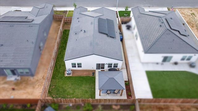 7118 W Willis Avenue, Fresno, CA 93723