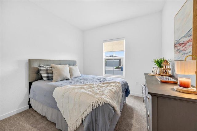 7118 W Willis Avenue, Fresno, CA 93723