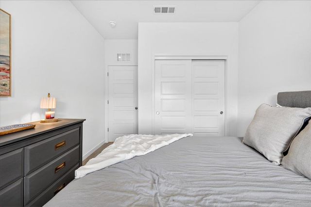 7118 W Willis Avenue, Fresno, CA 93723