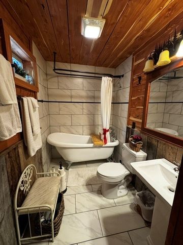 200 Jennifer Ln, Dowelltown, TN 37059