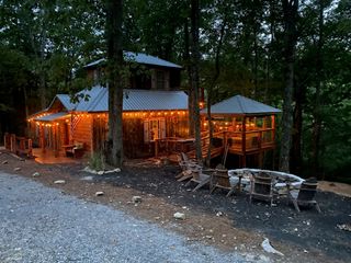 200 Jennifer Ln, Dowelltown, TN 37059