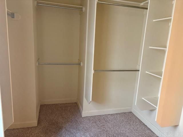 66 Woodridge Dr, Little Rock, AR 72204