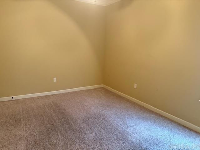 66 Woodridge Dr, Little Rock, AR 72204