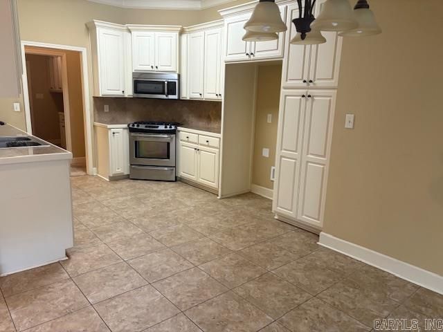 66 Woodridge Dr, Little Rock, AR 72204