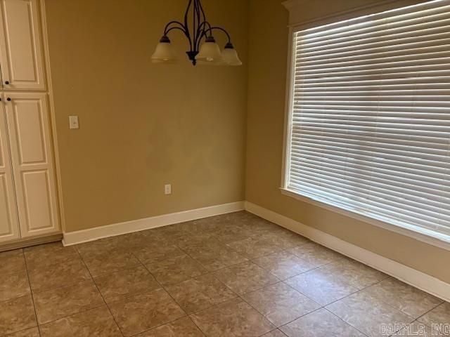 66 Woodridge Dr, Little Rock, AR 72204