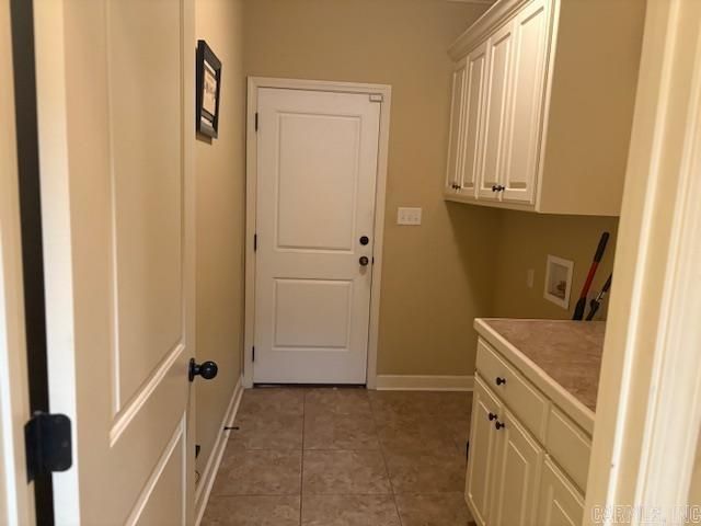 66 Woodridge Dr, Little Rock, AR 72204