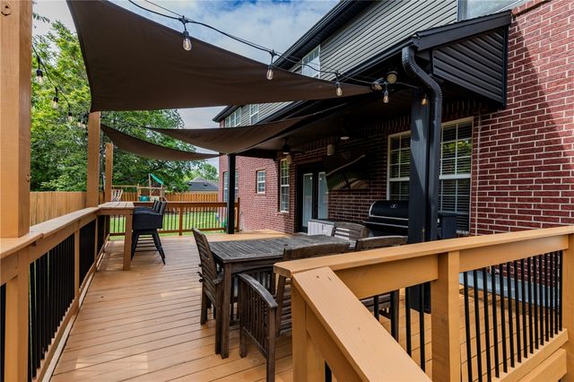 2024 N Freedom Place, Fayetteville, AR 72704