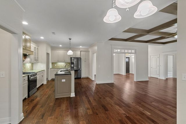 223 Glen Oaks Dr., Dothan, AL 36301