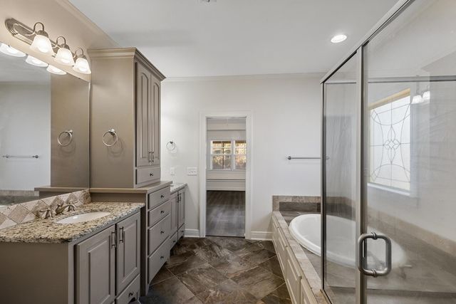 223 Glen Oaks Dr., Dothan, AL 36301