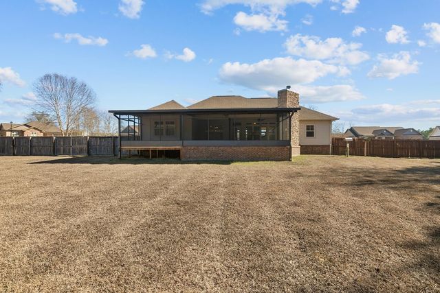 223 Glen Oaks Dr., Dothan, AL 36301