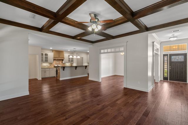 223 Glen Oaks Dr., Dothan, AL 36301