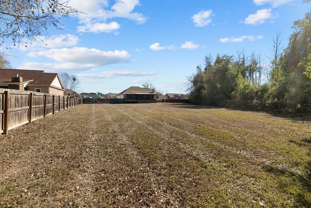 223 Glen Oaks Dr., Dothan, AL 36301