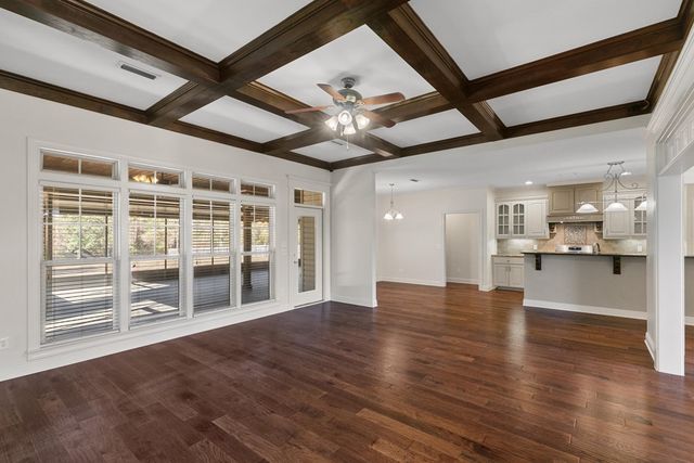 223 Glen Oaks Dr., Dothan, AL 36301