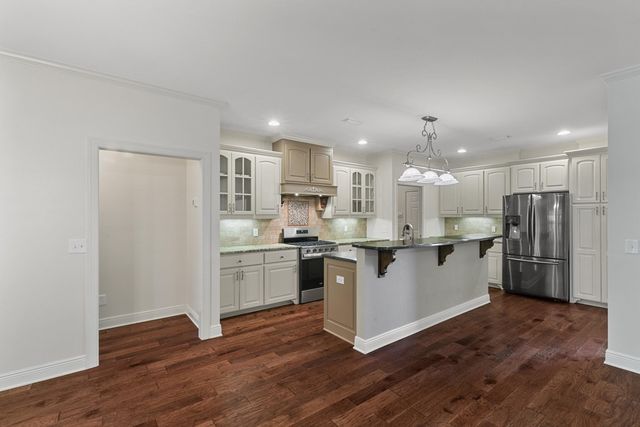 223 Glen Oaks Dr., Dothan, AL 36301