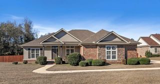 223 Glen Oaks Dr., Dothan, AL 36301