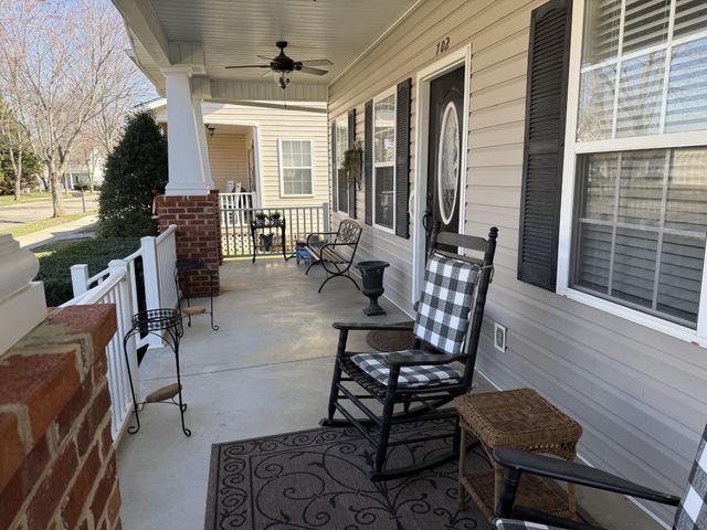 702 Stratford Avenue, Sweetwater, TN 37874