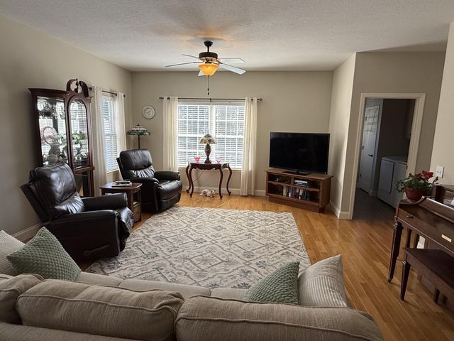 702 Stratford Avenue, Sweetwater, TN 37874
