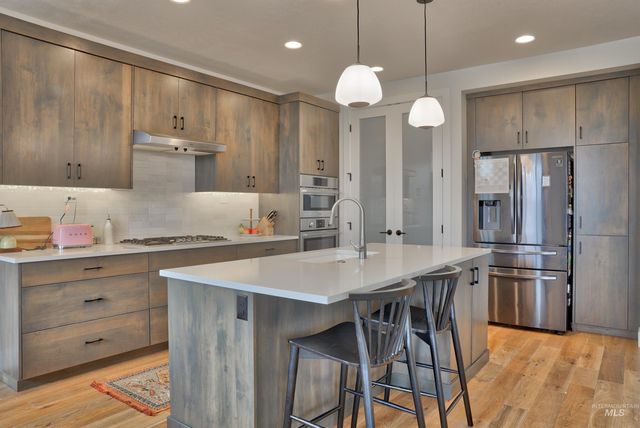 7033 S Zenith, Meridian, ID 83642