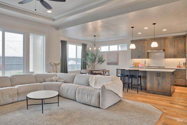 7033 S Zenith, Meridian, ID 83642