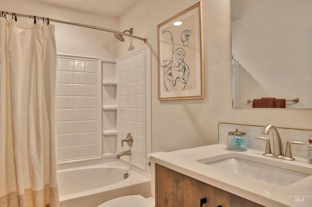 7033 S Zenith, Meridian, ID 83642