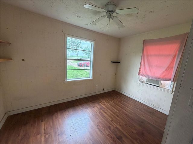 2009 FM 1704 RD, Elgin, TX 78621