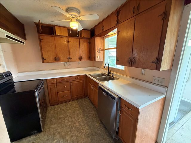 2009 FM 1704 RD, Elgin, TX 78621