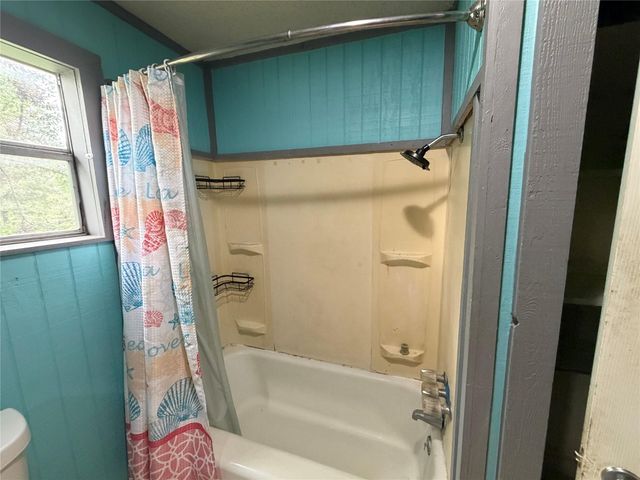 2009 FM 1704 RD, Elgin, TX 78621