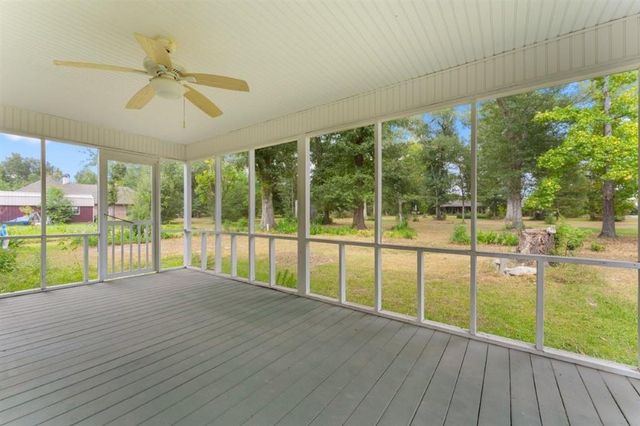 8270 Frontage Road, Iowa, LA 70647