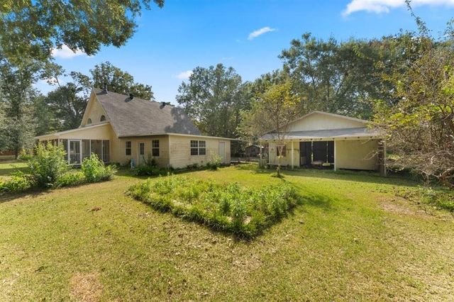 8270 Frontage Road, Iowa, LA 70647