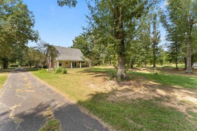 8270 Frontage Road, Iowa, LA 70647