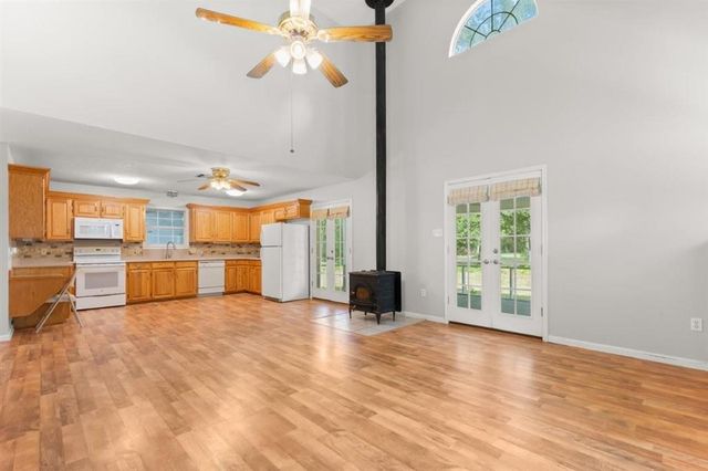 8270 Frontage Road, Iowa, LA 70647