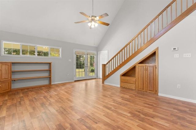 8270 Frontage Road, Iowa, LA 70647