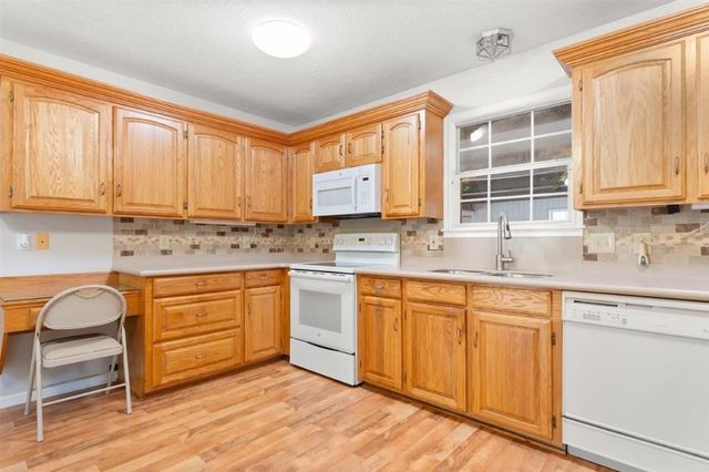 8270 Frontage Road, Iowa, LA 70647