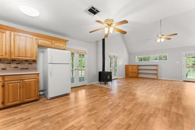 8270 Frontage Road, Iowa, LA 70647